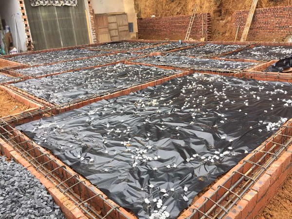 鄉村自建房,挖個坑插點鋼筋就算基礎?老包工頭忍不住笑了(圖3) 輕鋼別墅房屋基礎