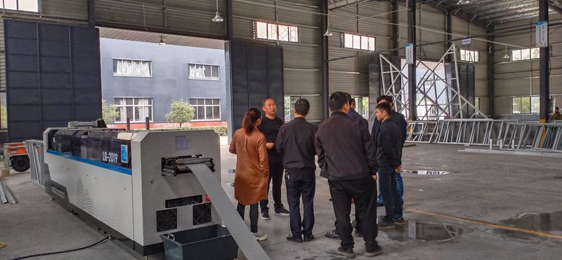 睿婕輕鋼別墅:必須要拒絕一部分客戶,減就是加,少即是多(圖5) 領導參觀睿婕