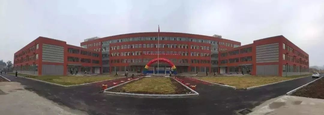 央視報道:裝配式輕鋼結構都可以建學校了!(圖5) 睿婕輕鋼別墅