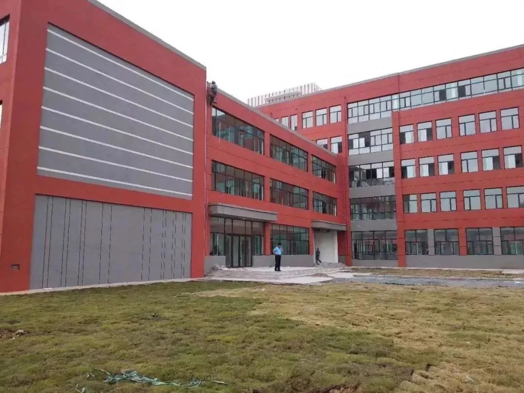 央視報道:裝配式輕鋼結構都可以建學校了!(圖6) 睿婕輕鋼別墅