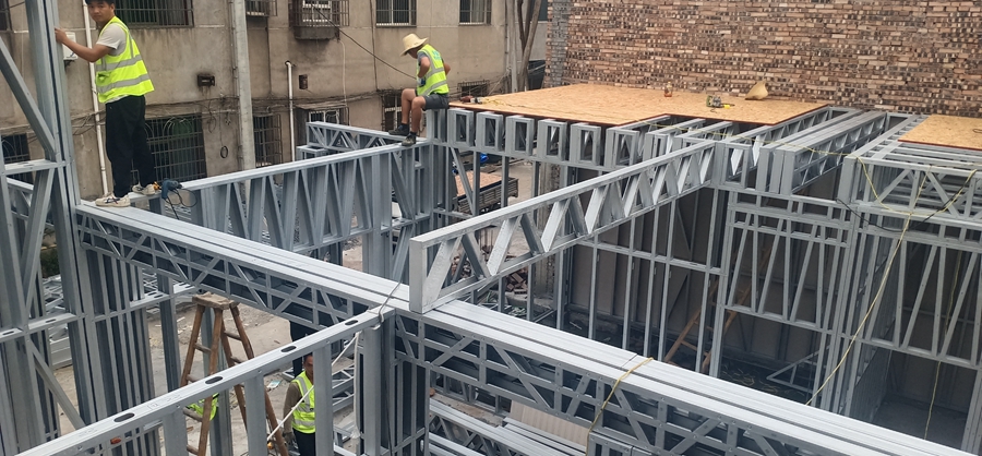 鍍鋁鋅輕鋼龍骨優勢有哪些?(圖2) 鍍鋁鋅輕鋼龍骨優勢有哪些?(圖2)