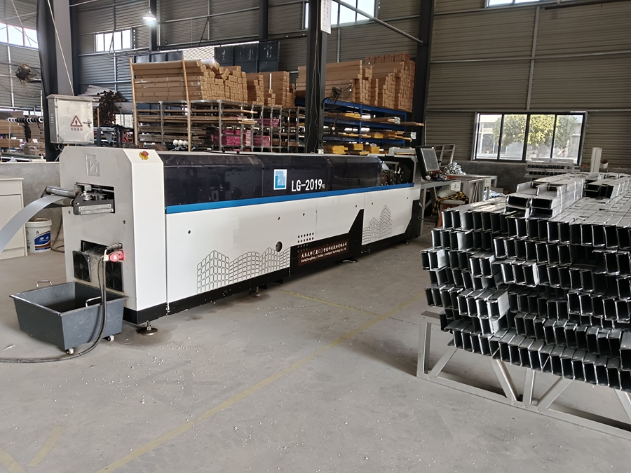 全自動輕鋼別墅龍骨機有哪些種類？