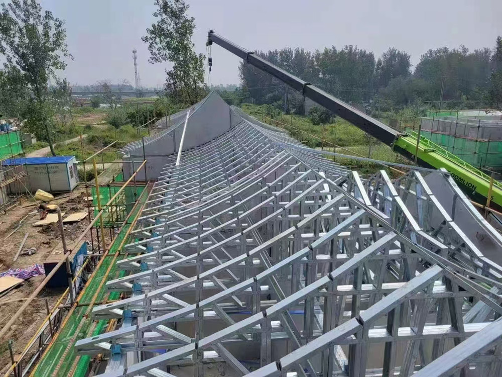 睿婕輕鋼別墅項目施工現(xiàn)場 睿婕輕鋼別墅項目施工現(xiàn)場